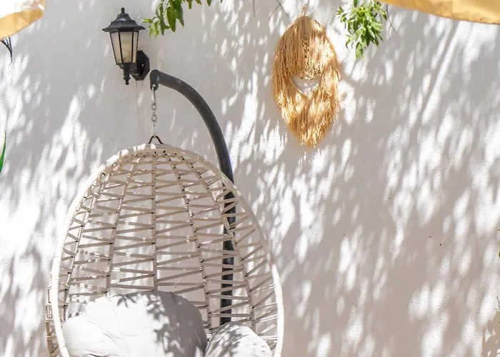 Carnaby Butik Kuecuekkoey Ayvalı