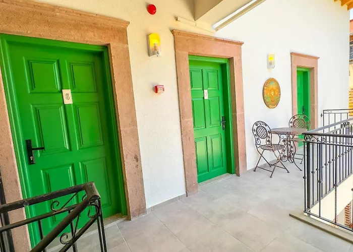 Carnaby Butik Kuecuekkoey מלון Ayvalı