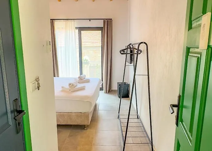 Carnaby Butik Kuecuekkoey מלון *