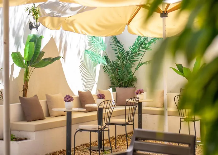 Carnaby Butik Kuecuekkoey Ayvalı