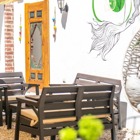 Carnaby Kuecuekkoey Szálloda *