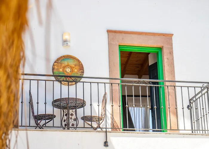 Carnaby Butik Kuecuekkoey * Ayvalı